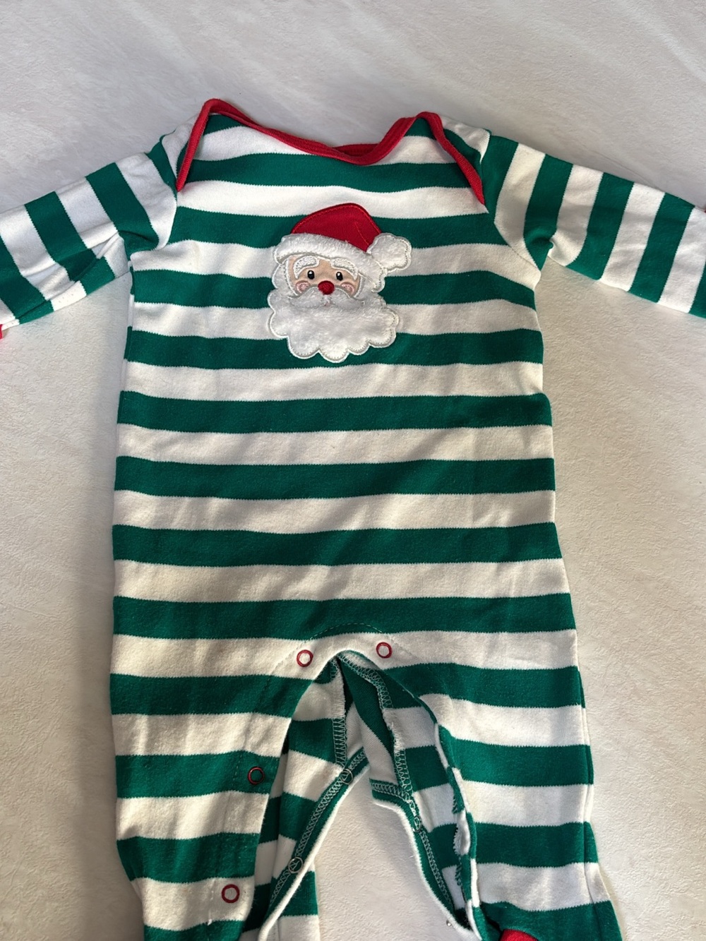 BUNDLE OF 4 CHRISTMAS FOOTIES! gently used 3 months UNISEX